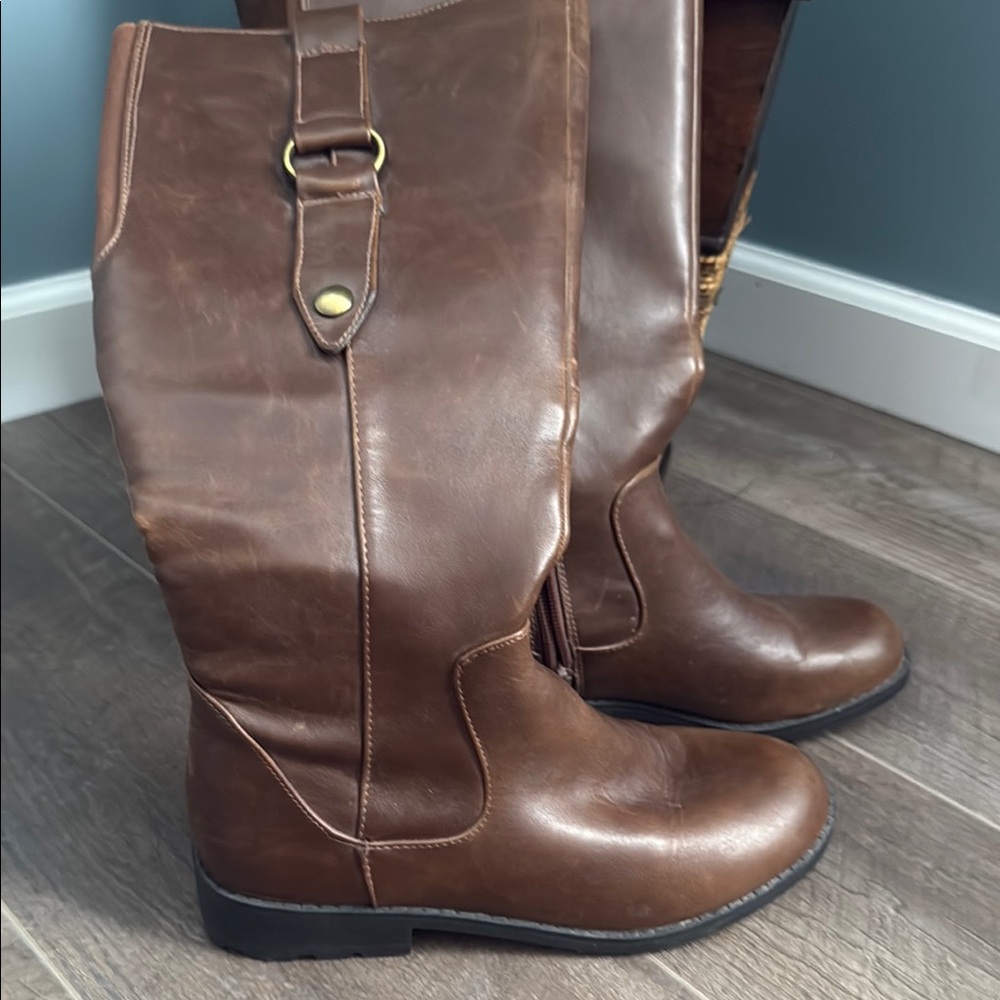 Brown faux leather boots barely worn